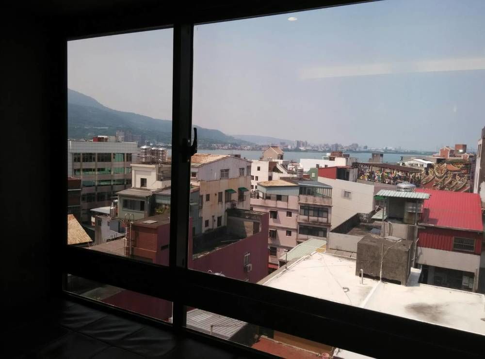 Open Room Hotel Tamsui Bagian luar foto