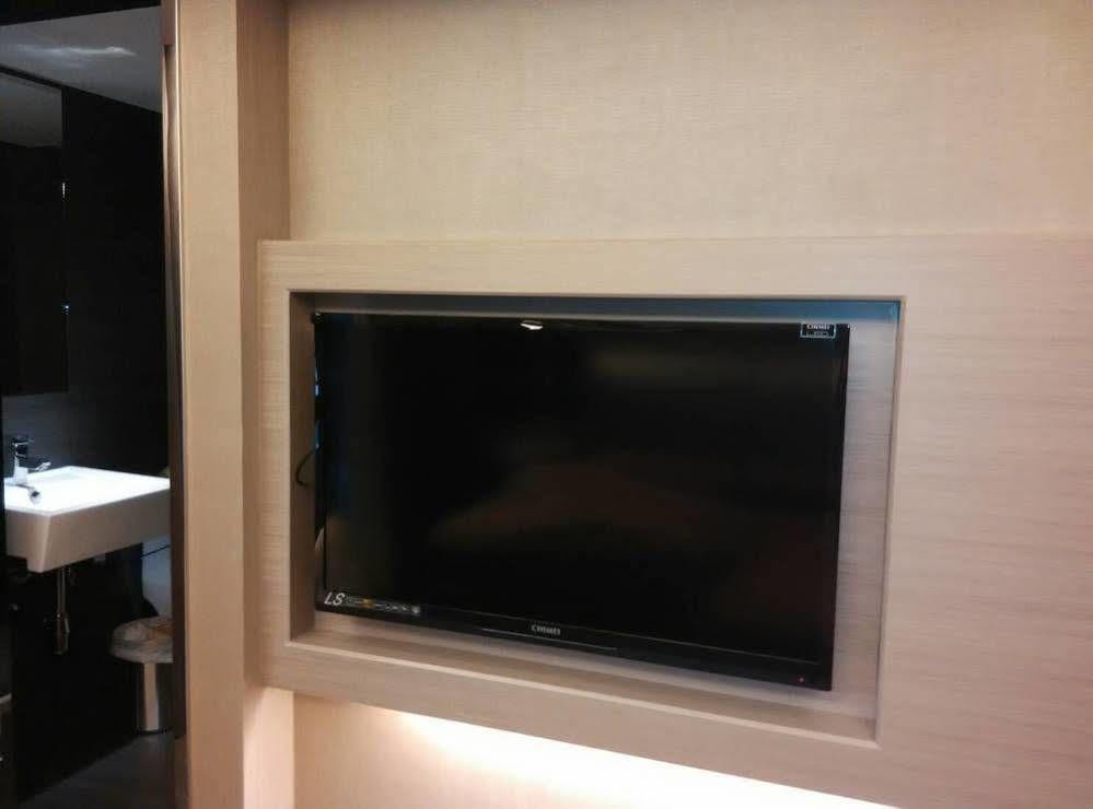 Open Room Hotel Tamsui Bagian luar foto