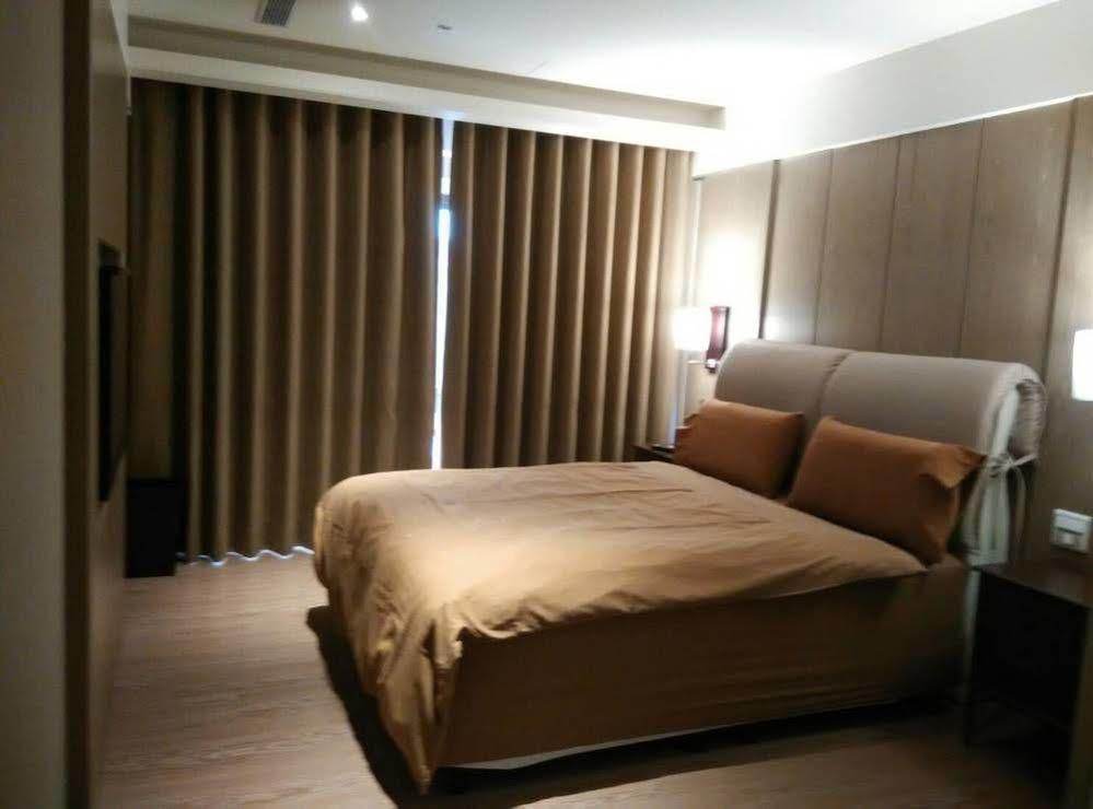 Open Room Hotel Tamsui Bagian luar foto