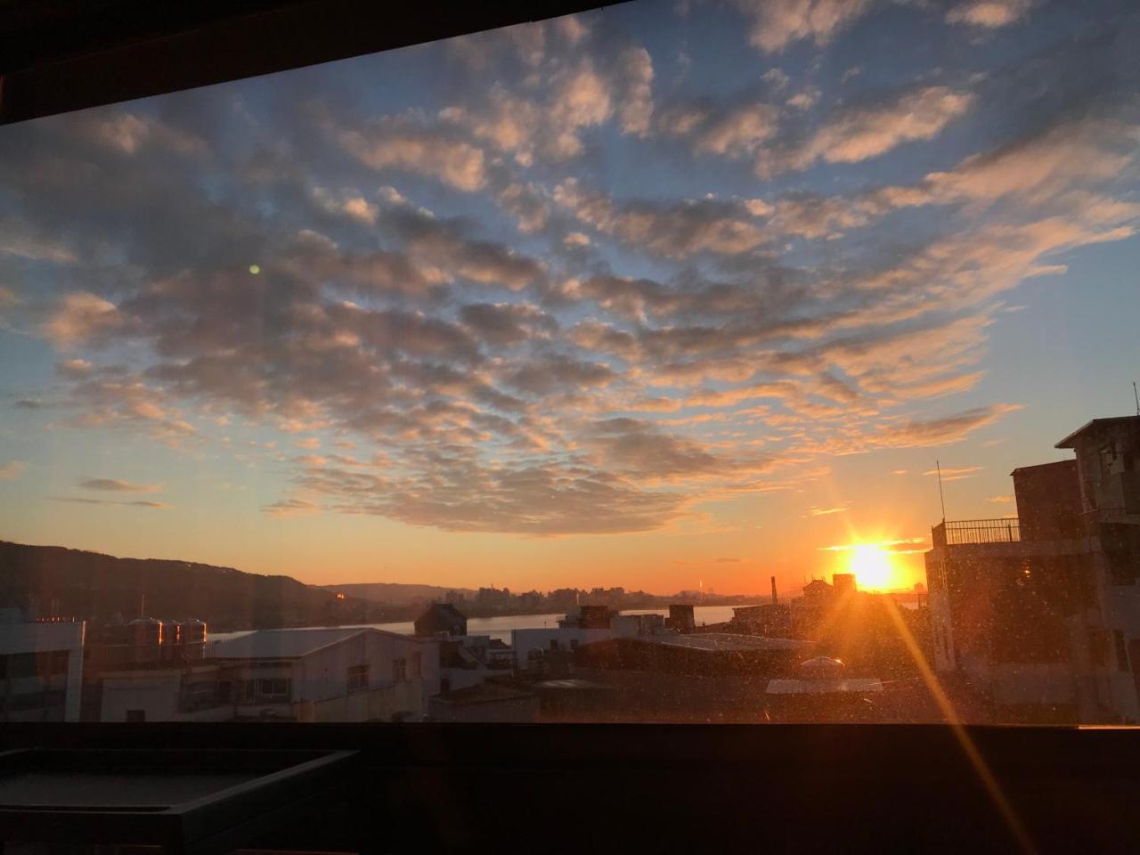 Open Room Hotel Tamsui Bagian luar foto